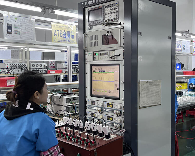 Ścisła kontrola jakości, aby zapewnić najlepszą ładowarkę z telefonów komórkowych w Chinach