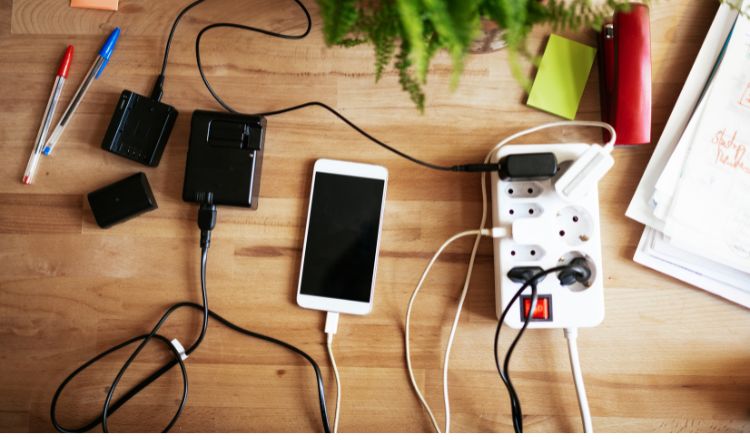 What are The Solutions to The Overheating of Mobile Phone Chargers