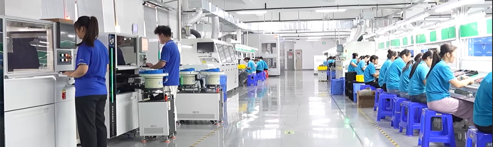 smart manufacturing and Industry 4.0 in phone charger production